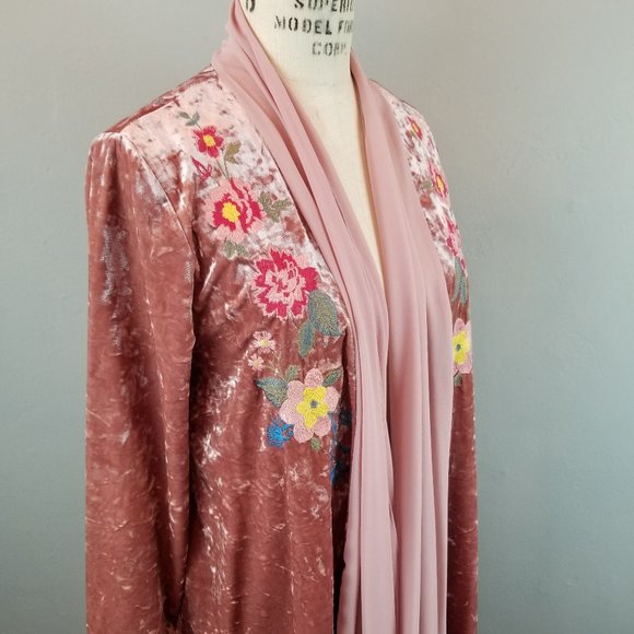 Andree by Unit Crushed Pink Velvet Floral Embroidered Cardigan Medium NEW - Picture 11 of 14